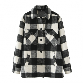 Куртка рубашка черная карманы спереди принт крупная клетка