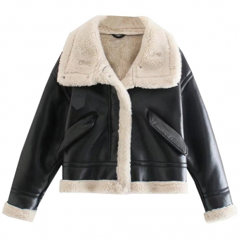 Дубленка эко кожа карманы с клапанами светлый мех