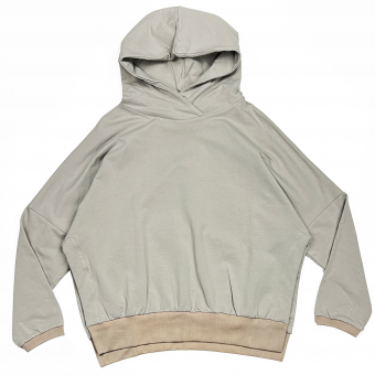 Худи спущен плечевой шов снизу широкая резинка с разрезами