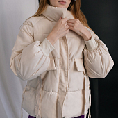 Картинка Куртка дутая клапаны карманов с хлястиками сзади кулиска от магазина LonnaMag