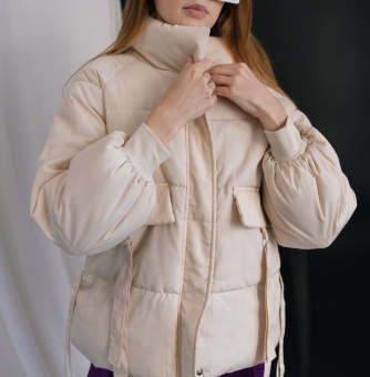 Куртка дутая клапаны карманов с хлястиками сзади кулиска