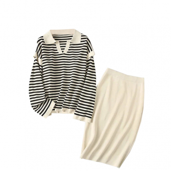 Костюм трикотаж джемпер в полоску+ юбка миди однотон