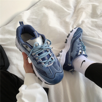 Кроссовки бархатные серебристые вставки в подошве