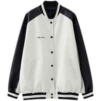 Бомбер oversize эко кожа на кнопках черные рукава на груди надпись