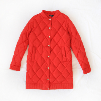 Куртка длинная стеганая ромбами на серебряных кнопках