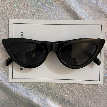 Очки кошачий глаз острые углы однотон пластик оправа черные линзы