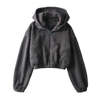 Бомбер укороченный плюшевый с капюшоном