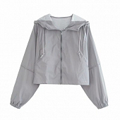 Картинка Ветровка светоотражающая складывающаяся в рюкзак от магазина LonnaMag