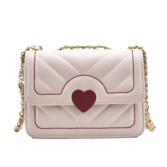 Сумка кросс боди ремень с цепью на клапане красное сердце