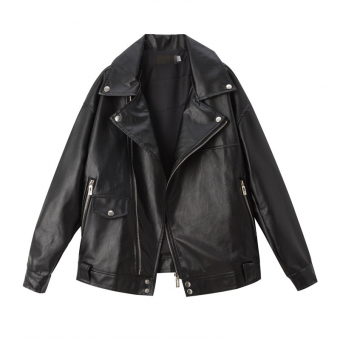 Куртка косуха оверсайз без ремня снизу 2 клепки