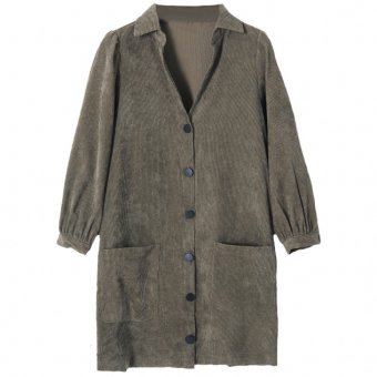 Платье прямое вельвет черные кнопки карманы