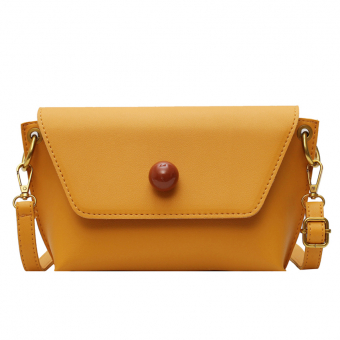 Сумка crossbody деревянный шарик металл буквы на ремне