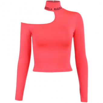 Топ эластичный воротом надпись MARIBELLA вырез на плече