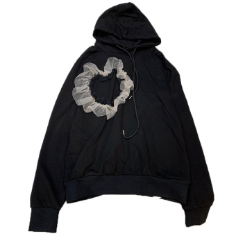 Толстовка длинная с капюшоном нашита сетка в виде сердца