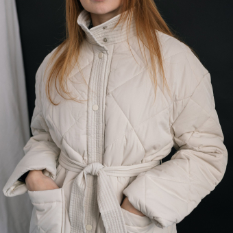 Пуховик пальто стеганое ромбами и полосами ворот стойка + пояс