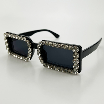 Очки прямоугольные на оправе большие стразы