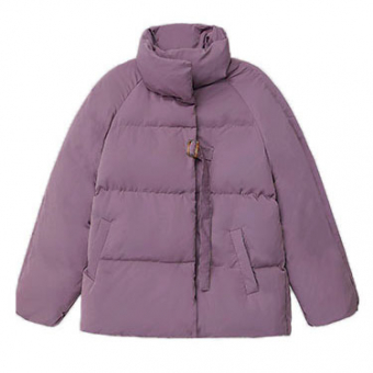 Куртка дутая ворот стойка рукав реглан хлястик с пряжкой на груди