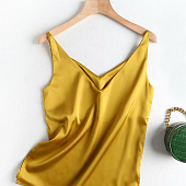 Картинка Топ майка шелк М-верх вытачки от груди разрезы по бокам от магазина LonnaMag