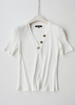 Футболка стрейч рубчик 3 черепаховых пуговицы