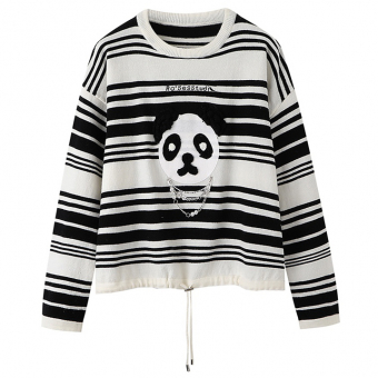 Джемпер черные полосы снизу утяжка голова панды с цепью