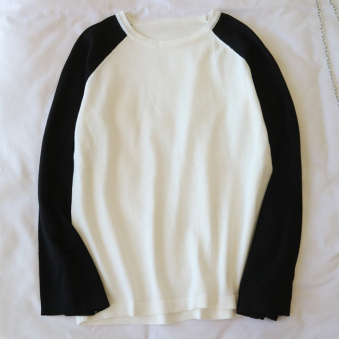 Лонгслив круглый вырез широкий рукав контрастного цвета