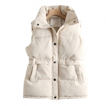 Жилет утепленный черные кнопки воротник стойка