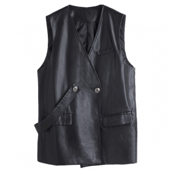 Жилет свободный эко кожа клапаны на карманах 2 пуговицы + пояс