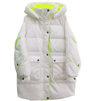 Пуховик с капюшоном сверху нашиты карманы с клапанами внутри неоновая расцветка