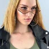 картинка Очки солнцезащитные треугольной формы, раздвоенные по бокам от магазина LonnaMag