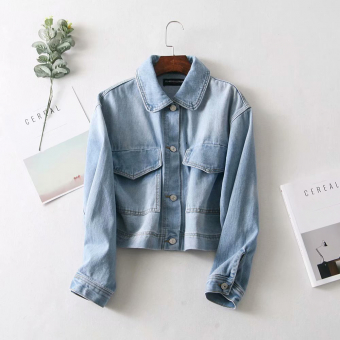 Джинсовка короткая прямая 2 накладных кармана с клапанами