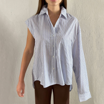 Рубашка широкая 1 рукав 1 карман синие тонкие полосы