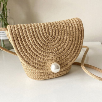 Сумка плетеная широкий клапан застежка большая жемчужина