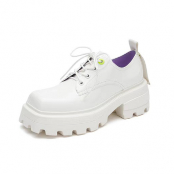 Ботинки лакированная кожа квадратный нос  1 люверс зеленого цвета