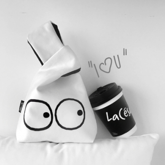 Сумка широкие ручки белая рисунок большие глаза + длинный ремень