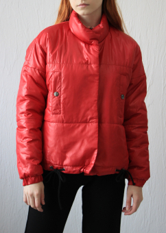 Куртка легкая 2 кармана на груди черные шнурки и клепки