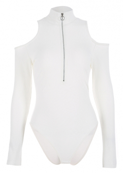 Боди с замком впереди и вырезами на плечах