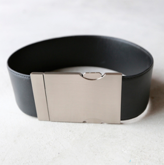 Пояс кожзам с большой серебристой пряжкой