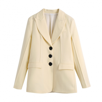 Костюм молочный пиджак 3 крупные черные пуговицы + брюки со стрелками