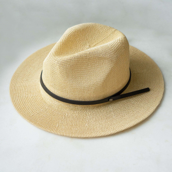 Шляпа соломенная черный кожаный ремешок на 1 круглой клепке