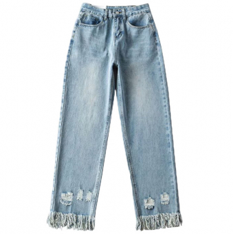 Джинсы голубые с потертостями снизу бахрома