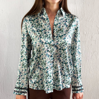 Рубашка хлопок зеленые цветы на бежевом 2 черные полосы из кружева