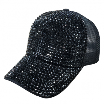 Кепка в стразах
