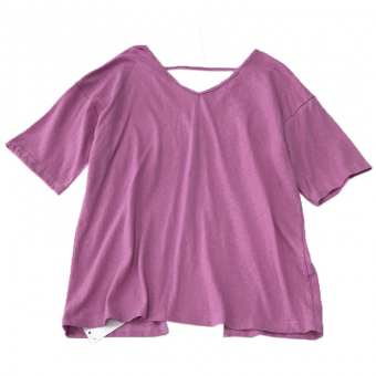 Футболка широкая V-вырез на спине разрез и шов