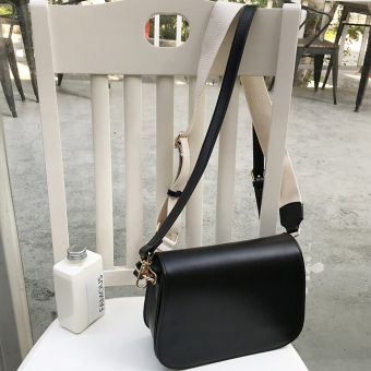 Сумка crossbody гладкая полукруг 2 ремня кожа + белый текстиль