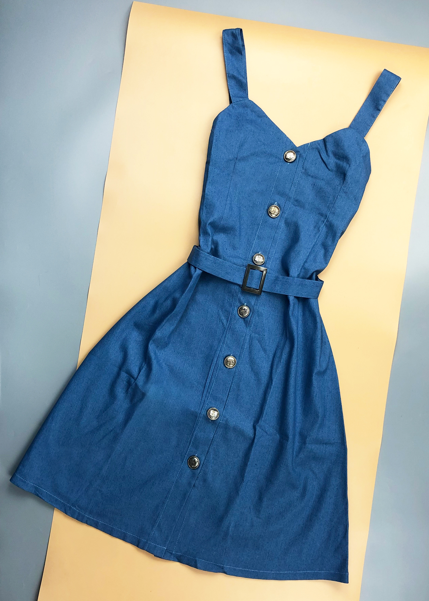 Картинка Сарафан тонкий джинс миди крупные пуговицы + пояс от магазина LonnaMag