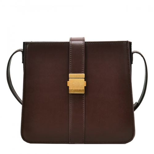 картинка Сумка crossbody квадратная застежка на ремне-хлястике от магазина LonnaMag