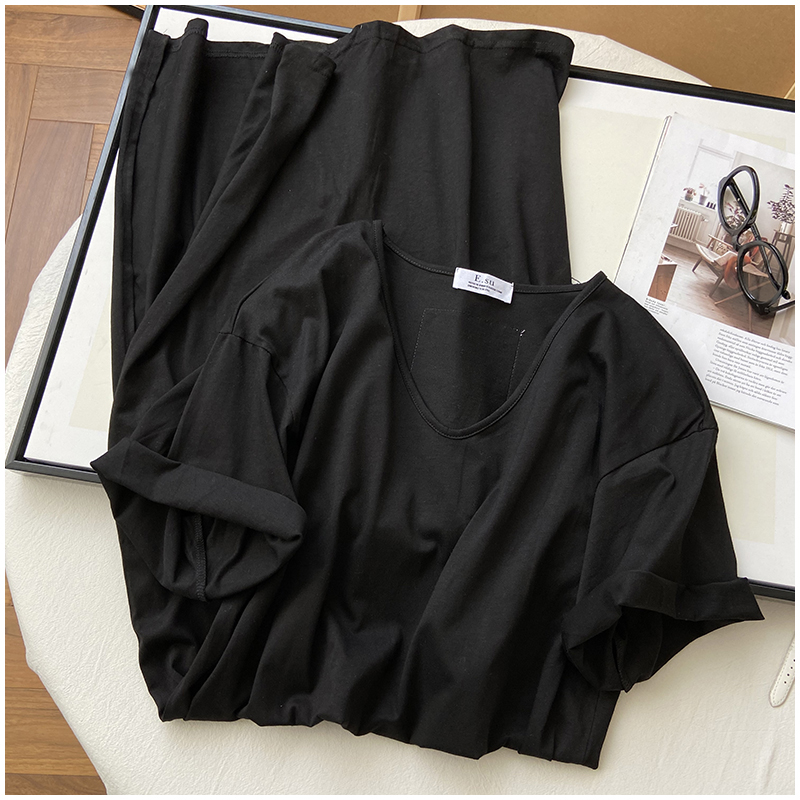 Картинка Платье футболка на спине белая нашивка от магазина LonnaMag