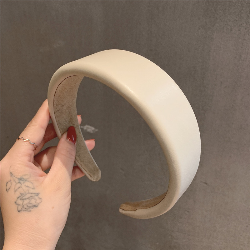 картинка Ободок широкий набивной кожаный от магазина LonnaMag