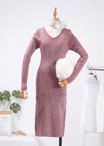 Картинка Платье трикотажное с люрексом V-образный вырез длины миди от магазина LonnaMag