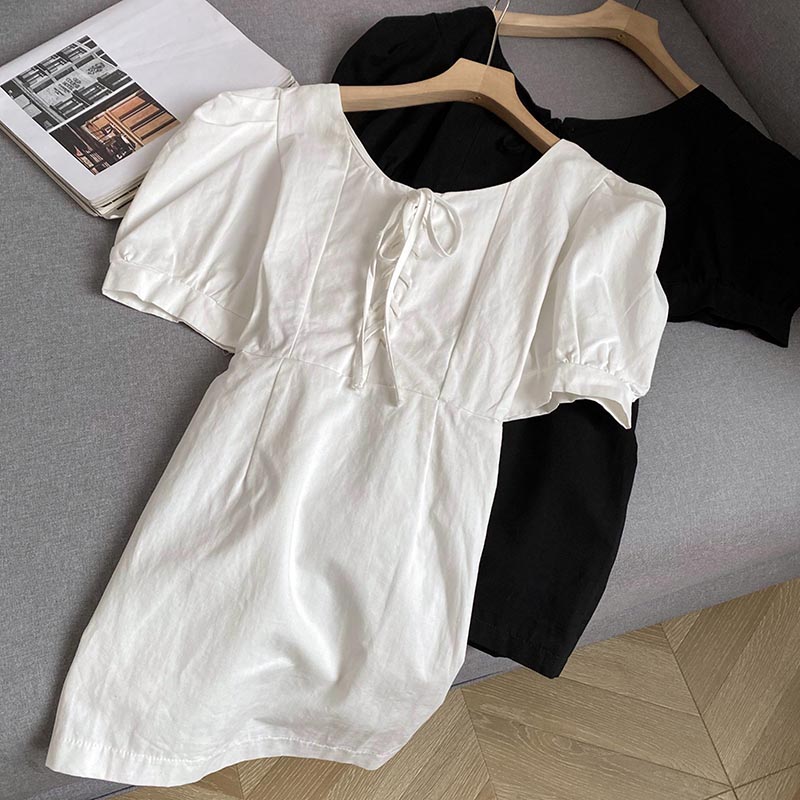 Картинка Платье мини хлопок шнуровка на груди рукава фонарики от магазина LonnaMag